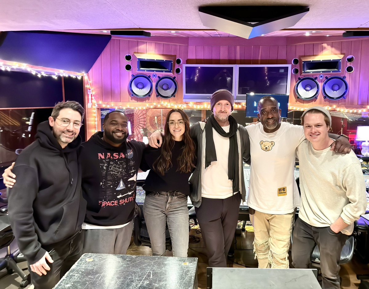 BrianFrasierM's tweet image. AMAZING session at Henson Recording Studio with Michael Gracey Jordan Carroll Darek Cobbs &amp;amp; Matthew Tuggle! Thank you Johnny Lord Ryan Gore CenterStaging for always having my back! #Stay tuned! #filmscoring #bfmworld #bfmworldinc 

Pearl Drums SABIAN EVANS Drumheads Vater