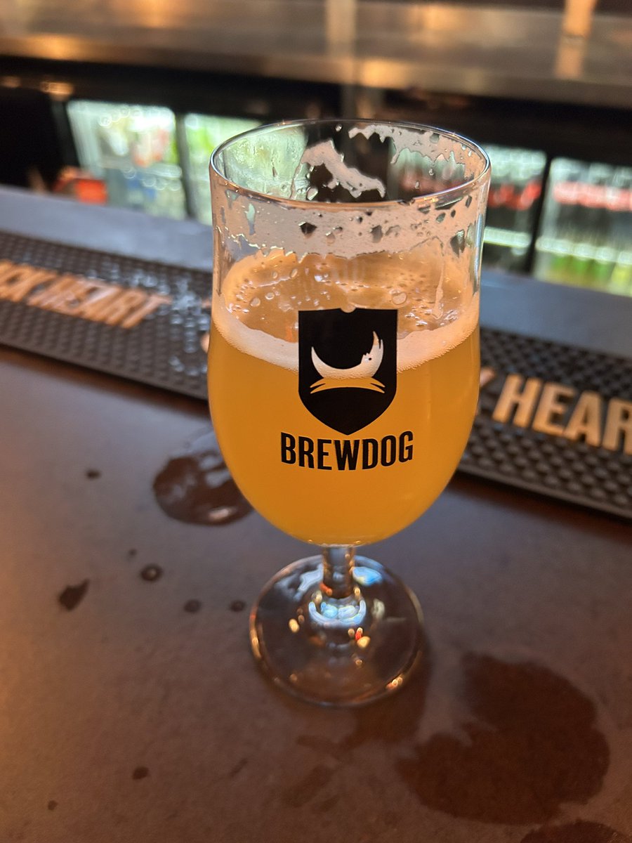 andiabz's tweet photo. A schooner of @PentrichBrewing Trembling Wire and a stamp @BrewDogCastleG #StampWanking #BrewDogging https://t.co/s1BOMg7q6s