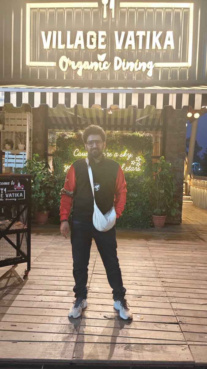 ashitmalik_95's tweet photo. One of the best cafe's in Jim Corbett (Ramnagar) 

Had the best time at Village Vatika Organic Dining! 🍕🍹🍰 Seriously, the pizza, mocktails, and my all-time fave dessert were next level delicious! 🤤

#FoodieAdventures #JimCorbett #Travel #Food #Cafe https://t.co/e7QxioU1K9