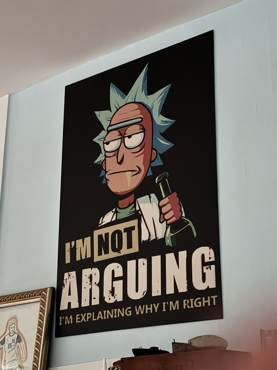 When you arrive at the air bnb and realize you’re staying in the bedroom of a teenage boy 🙈