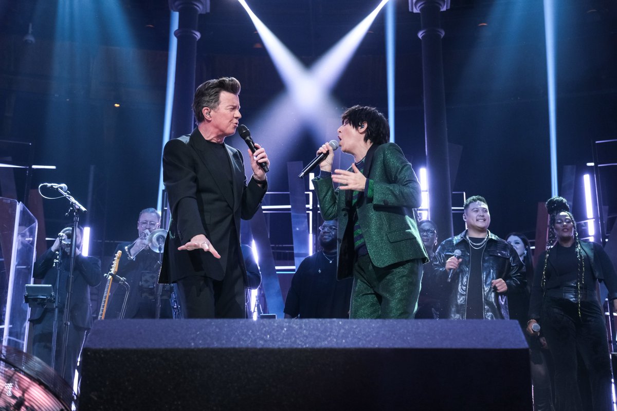 Hope everyone is having a wonderful Christmas! Sharleen will be joining @rickastley for the New Year’s Eve Rocks spectacular. The special event, at the iconic Camden Roundhouse, will be on BBC One from 23:30 GMT on New Year’s Eve.