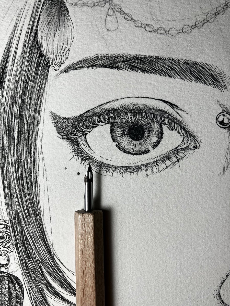 部分的に消しゴムかけて確認。なんとか描けている。