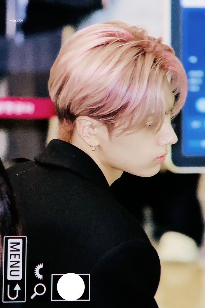 jongseongcrnjay's tweet photo. JAY PINK HAIR IS STILL TRENDING BRO 

#ENHYPEN_JAY #엔하이픈_제이 #JAY #종성 #제이 #ジェイ https://t.co/1NWKQESXeS