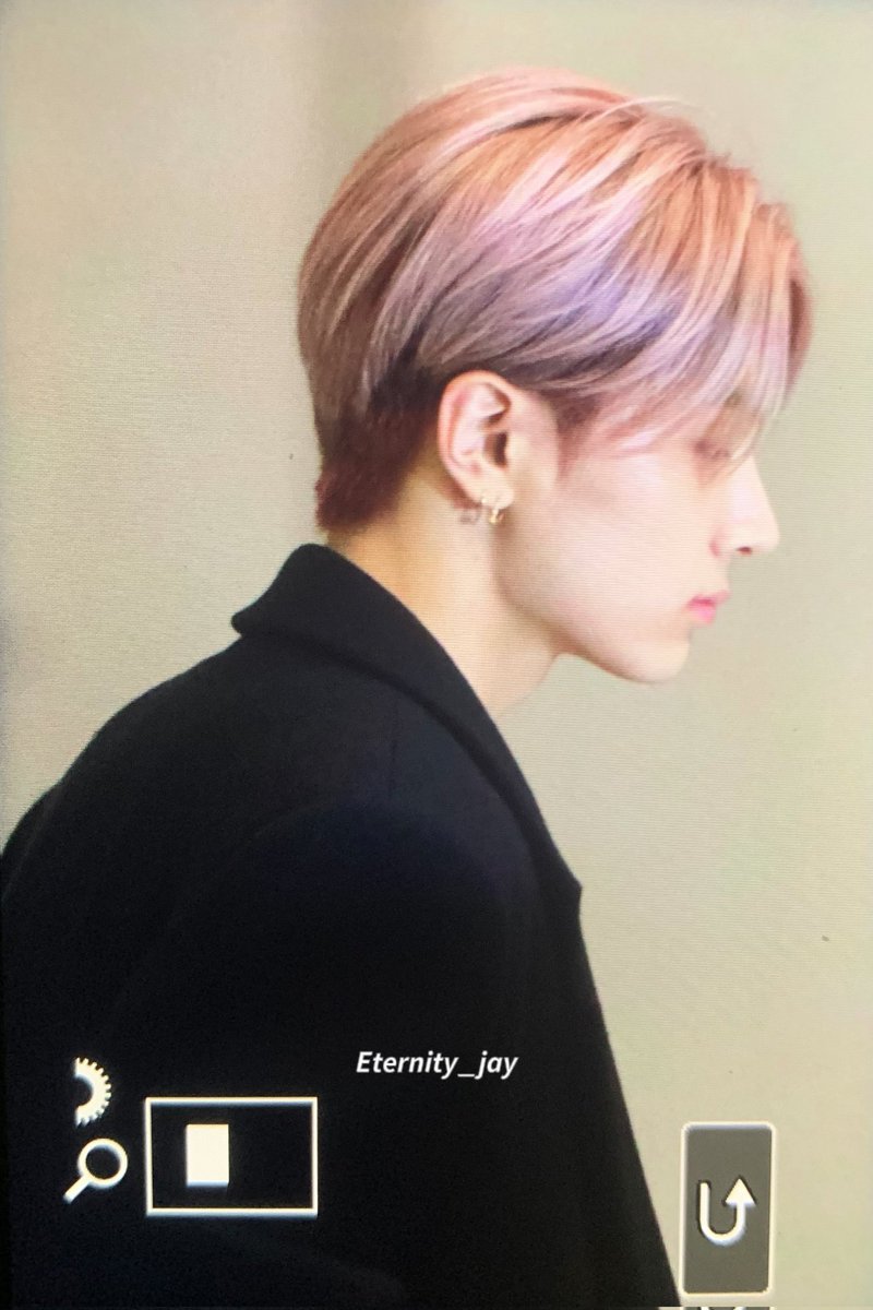 jongseongcrnjay's tweet photo. JAY PINK HAIR IS STILL TRENDING BRO 

#ENHYPEN_JAY #엔하이픈_제이 #JAY #종성 #제이 #ジェイ https://t.co/1NWKQESXeS