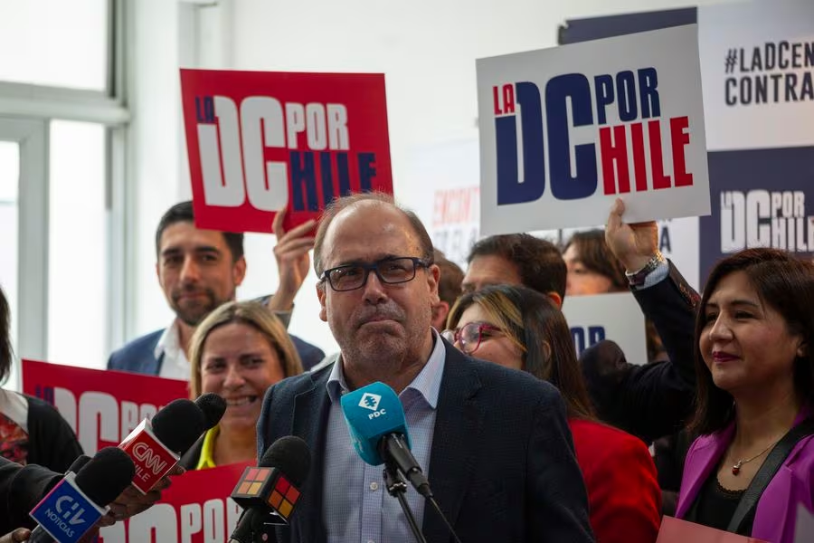 latercera's tweet photo. 🔴#LaTerceraPM | Konrad Adenauer invita a Amarillos, Demócratas y RN a Alemania y excluye a la DC por “alejarse” del centro político https://t.co/4uN3h5pPVc https://t.co/krm9v7Tzht