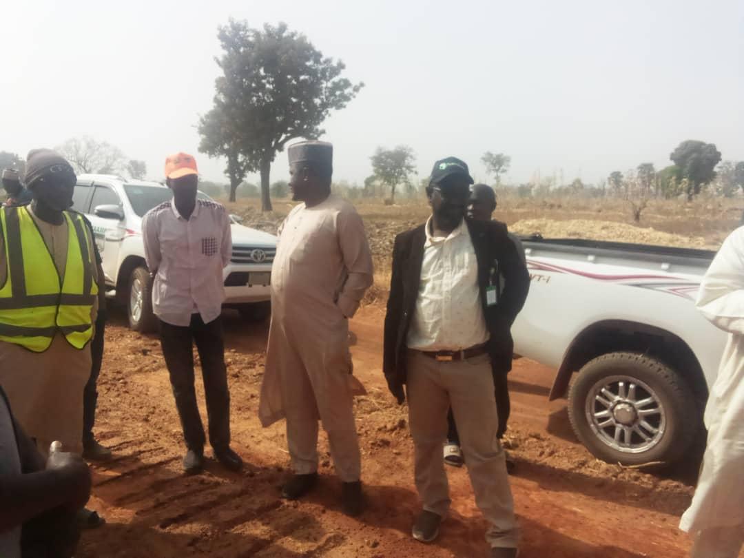 KadunaMOAgric's tweet photo. The team also inspected the 12km Giwa - Yakawada - Ung. Liman rural access road being constructed by the administration of Gov @ubasanius. This road will ease transportation problems faced by our farmers, reduced post-harvest losses and improve agricultural marketing in the State https://t.co/c1C32wRkyM