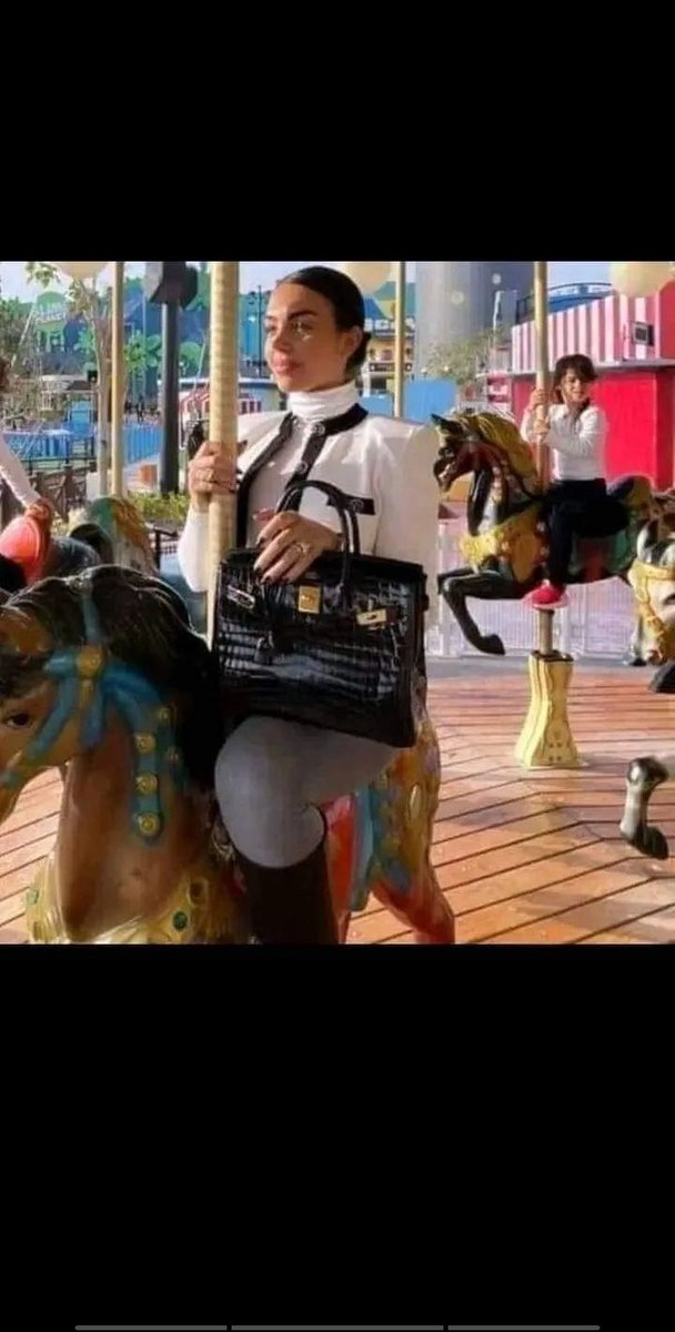 وانا راكب التوكتوك باوت فيت براند 👀🙂