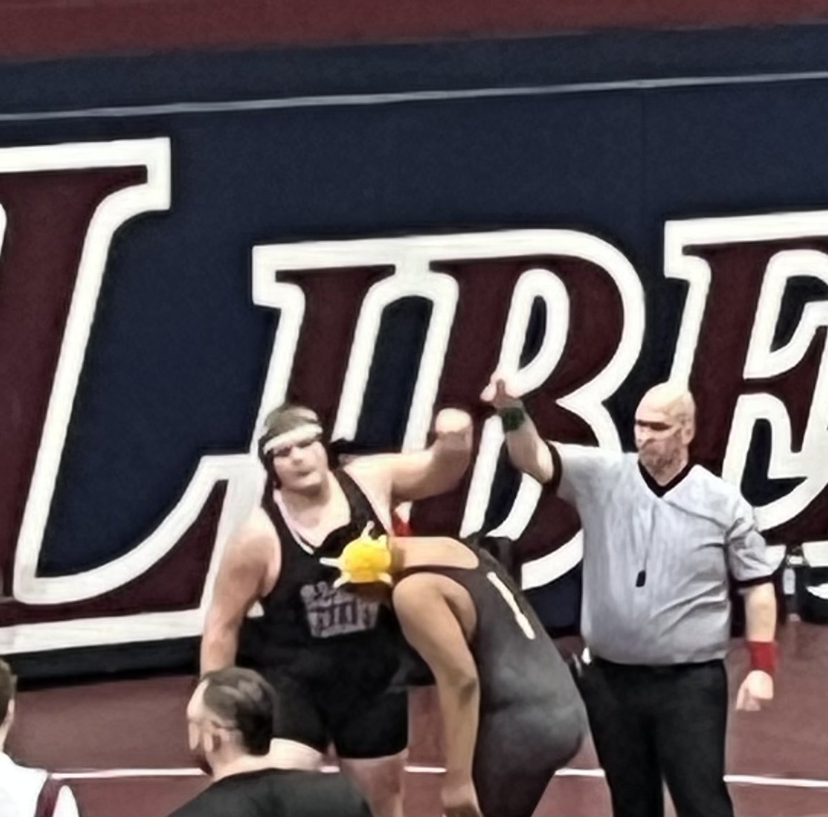 GVWrestlingTeam's tweet photo. On to round 2!  Carroll, Bliss, Hunt, Hays and Bledsoe on to the Round of 16. Duffy, May, Dadario, Jenkins, Troy, Britton and Creighton will battle through the consolation bracket. https://t.co/nMMImalMuu