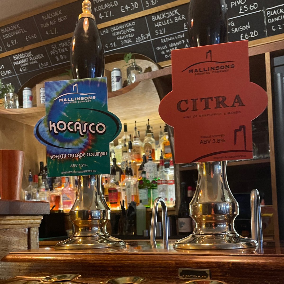 Double trouble! 🍻 

<a href="/Mallinsons/">Mallinsons</a>