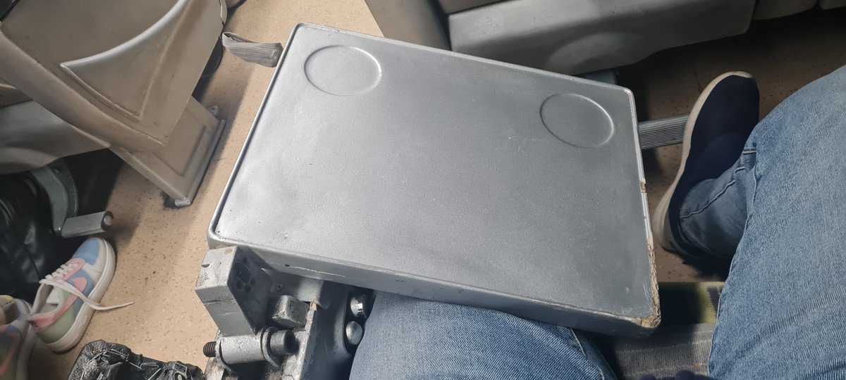 DeepakJade's tweet photo. @IRCTCofficial @RailMinIndia @AshwiniVaishnaw @RailwayNorthern @RailwaySeva PNR:2630991761 Train 12013 Seat No18 K1 my complaints are leg rest ,food tray and charging sockets are not working .When we book EA we expect first class service for the money paid but it's disappointing https://t.co/dk38PuLUIA