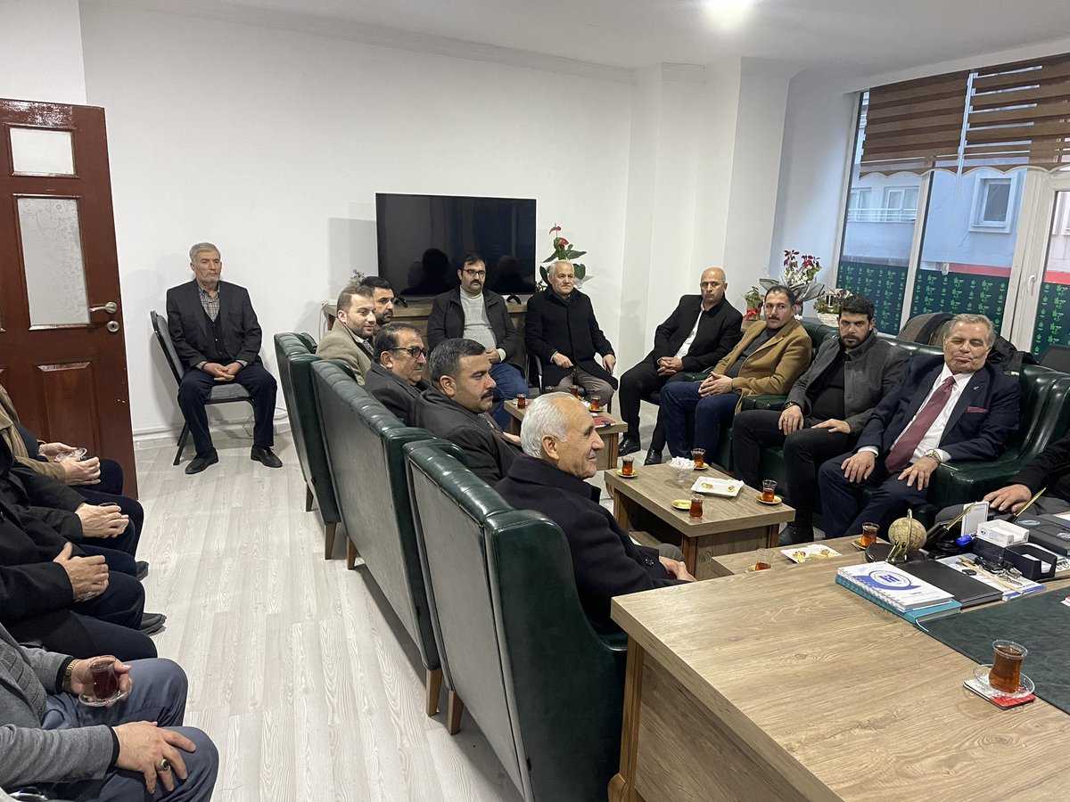 Yeniden Refah Partisi
İl Başkanı Sn Nayif ŞABU ve
Beraberindeki teşkilat mensupları ile beraber bugün il başkanlığımızda bizleri ziyaret ettiler.
Ziyaretlerinden dolayı
Kendilerine çok teşekkür ediyoruz.

Siyasi farklılığımız olabilir
Ancak, siyasette düşmanlığı red ediyoruz!