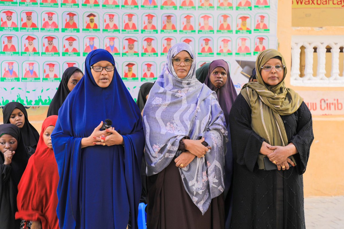 MahamuudMoallim's tweet photo. Today, we delivered essential foodstuffs to the Girls Orphanage Centre in #Bondhere, Mogadishu, as part of our ongoing efforts to support those in need. https://t.co/2aD6eL6GPW