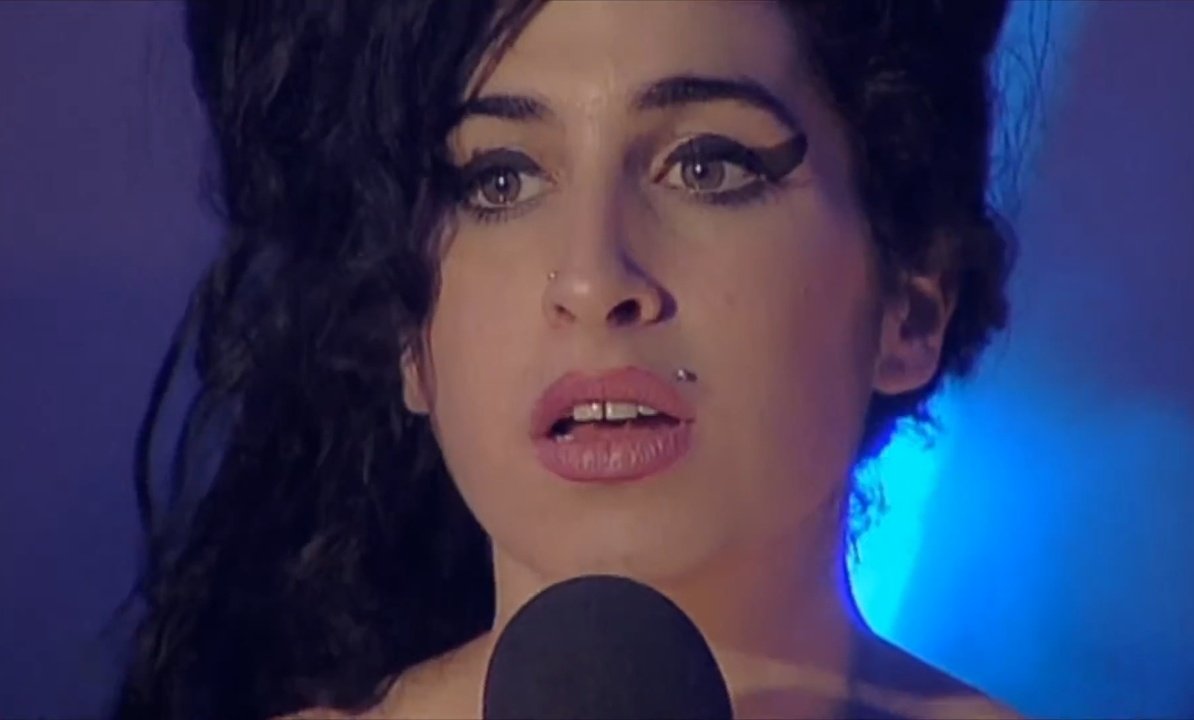 winehousehourly's tweet photo. https://t.co/0H7AB14p2T