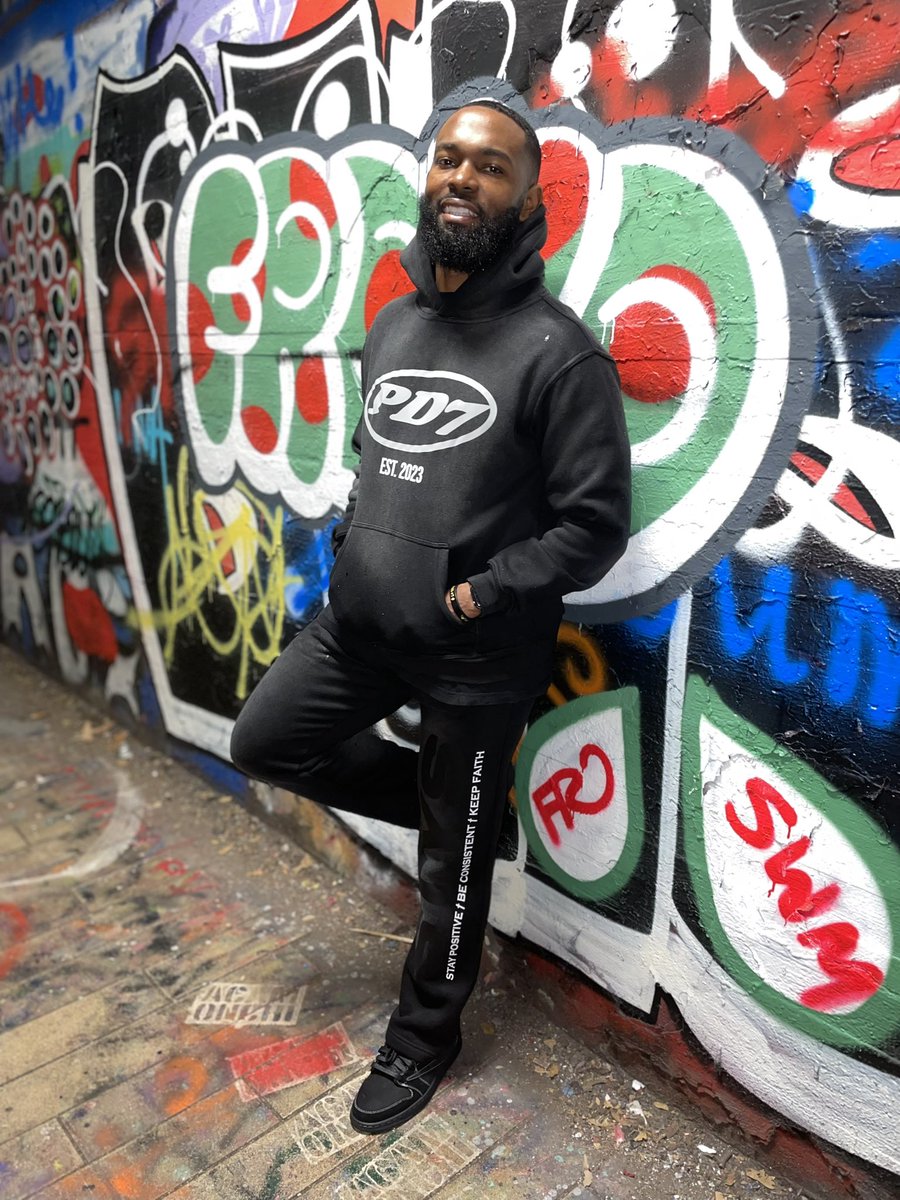 Coach_Treal's tweet photo. Sweatsuits Alert! π¨
1/π/24
#streetwear #streetwearfashion #streetwearforsale #clothingline #clothingbrand
#PD7 #StickToYourScript π https://t.co/unYA9PZJj9