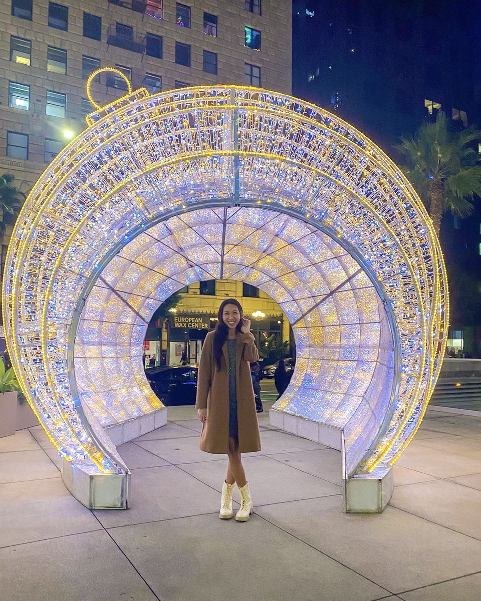 Don't miss your chance to see the magic at Sparkle DTLA at The Bloc, tonight is the last night!

✨ Light shows starting at 5pm on the hour with the last show at 9pm

🤩 Snap fun pics at our photo op spots and tag us @theblocla and #sparkledtla!

📸: <a href="/icedthy94/">icedthy94</a>

#theblocla