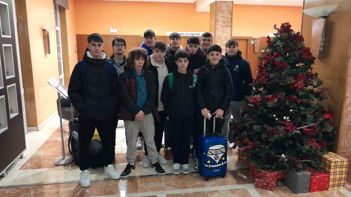 CBAllariz's tweet photo. 🎄🏀 Fin do torneo en Ponferrada para o noso #KDTVerde. Gracias ao @baloncestoSDP pola invitación e o trato recibido‼️

▶️ A partir de mañán será o turno do #JuniorFem. https://t.co/8evNx9JMuV