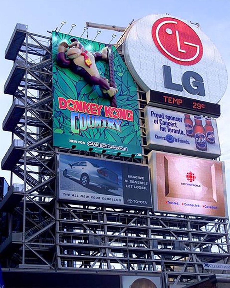 In 2003, Nintendo erected a 3D billboard in Toronto's Yonge-Dundas Square to promote the GBA remake of Donkey Kong Country.