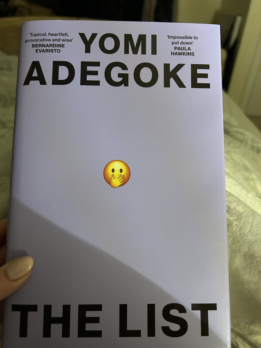 MrsAnderson_LJ's tweet photo. It’s day something of the Christmas holidays and I’m tucked up in bed with my new book. Lovely ❤️ https://t.co/x9JCj9cv07