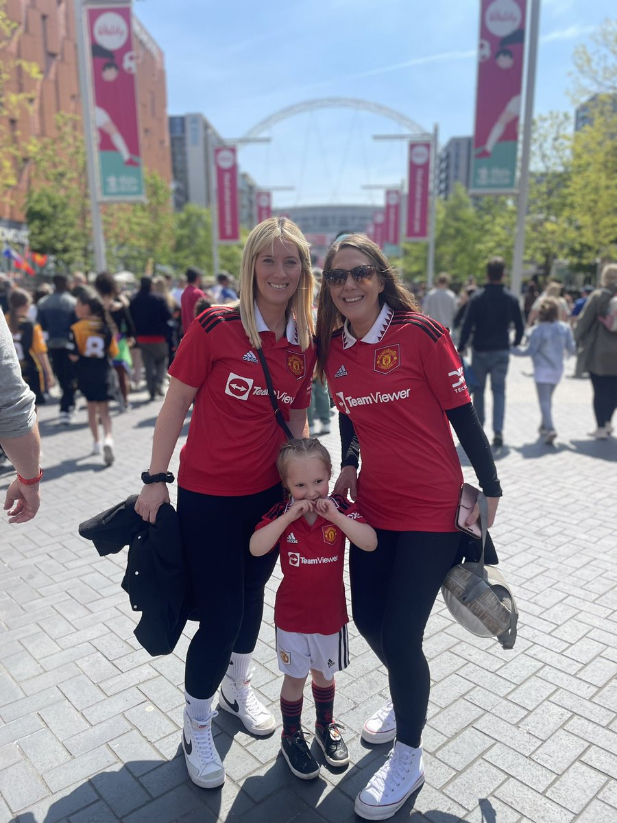 Miss Thompson tweet media