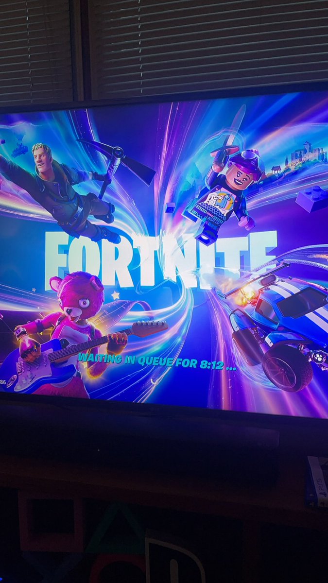 Bmoney810's tweet photo. @FortniteGame  what is going on today?? Now I’m in another queue #FortNite #FortNiteProblems https://t.co/wwveguaEwk