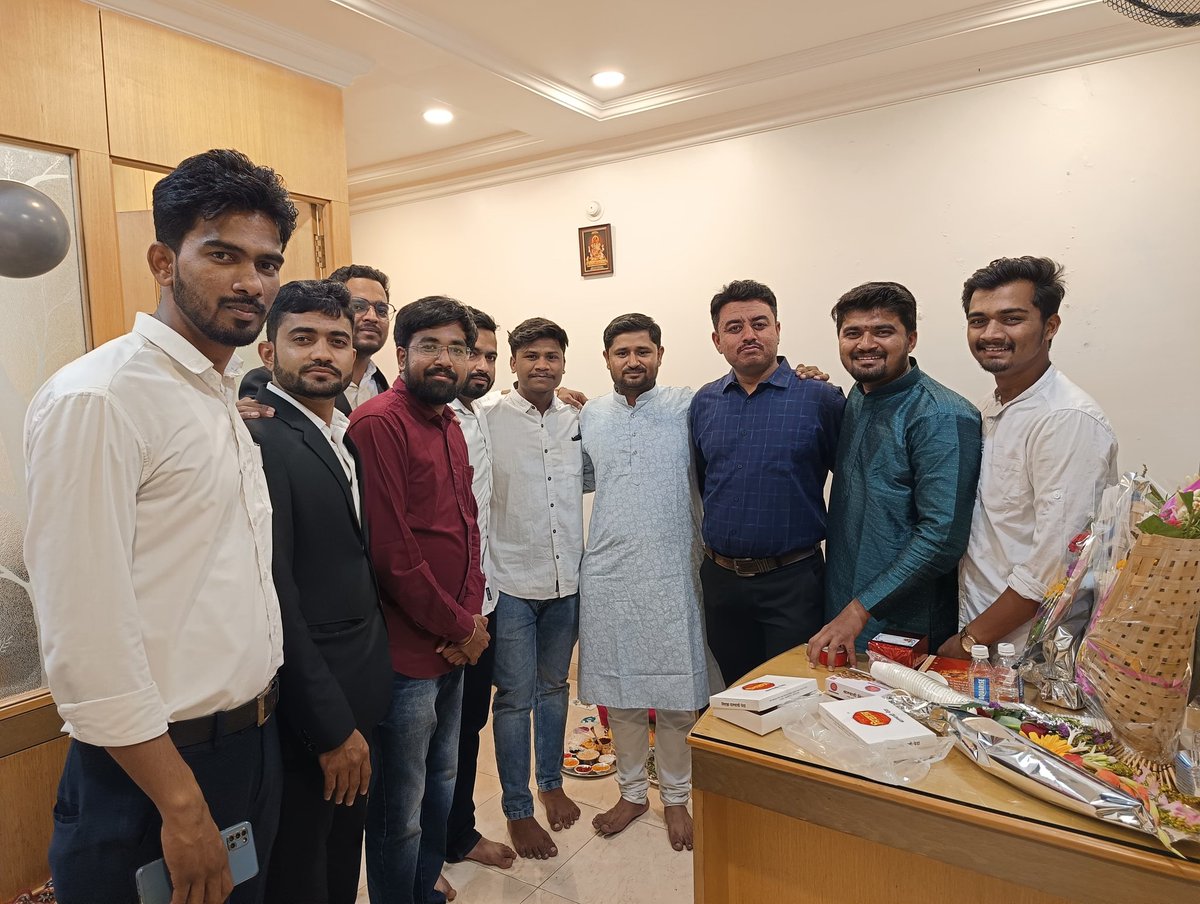 tushar_raut_990's tweet photo. मालसा यशवंतराव चव्हाण विधी महाविद्यालयचे माजी संघटक ॲड.सुदर्शनजी मंडलिक सर उपस्थिती होते...!!!
@MahurkarSpeaks @kardile_pravin @MLSA_Offical @ASHOKspeakSS @npatil1144 https://t.co/q4A0LzgxMr