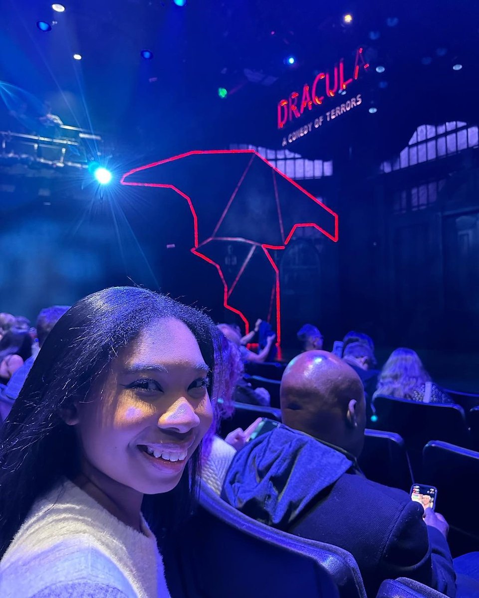 Dracula Comedy tweet media