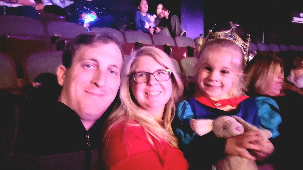 kristyn_ed's tweet photo. #Disneyonice https://t.co/wG6EBVlZEp