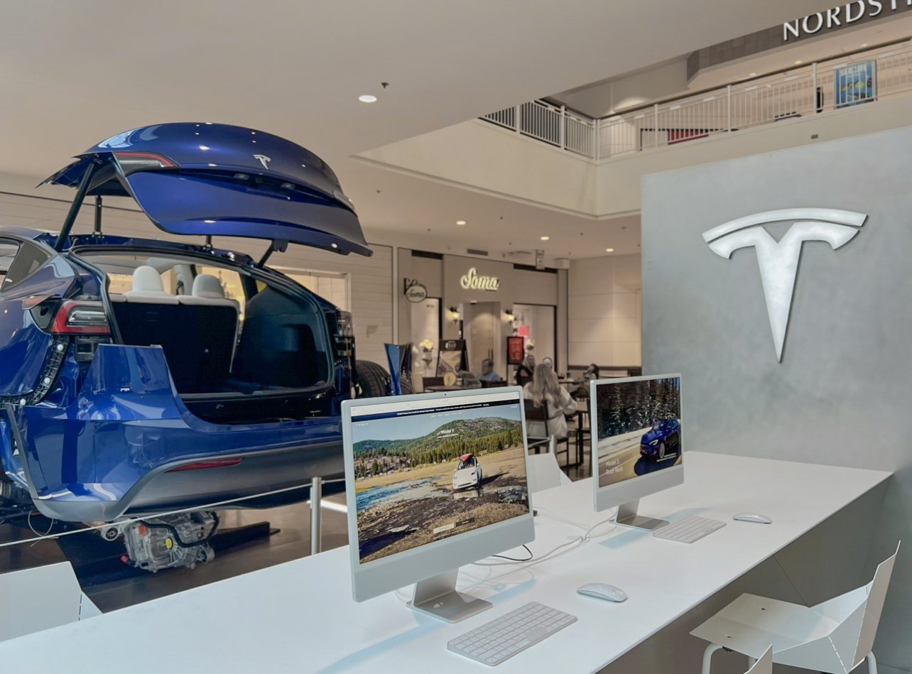Mall of America on X: Step into the future at the interactive @Tesla  kiosk, revealing the intricate mechanics of Tesla's cutting-edge electric  vehicles.⚡️Come check it out at Level 1, Nordstrom Court!   /
