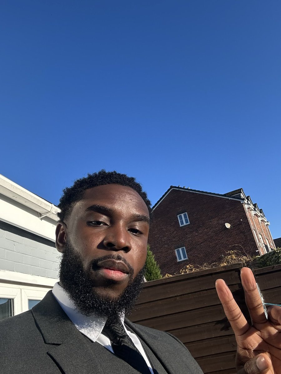 Manny_Aro's tweet photo. Became a qualified paediatric nurse couple weeks ago🎓 https://t.co/idadvFw7N6