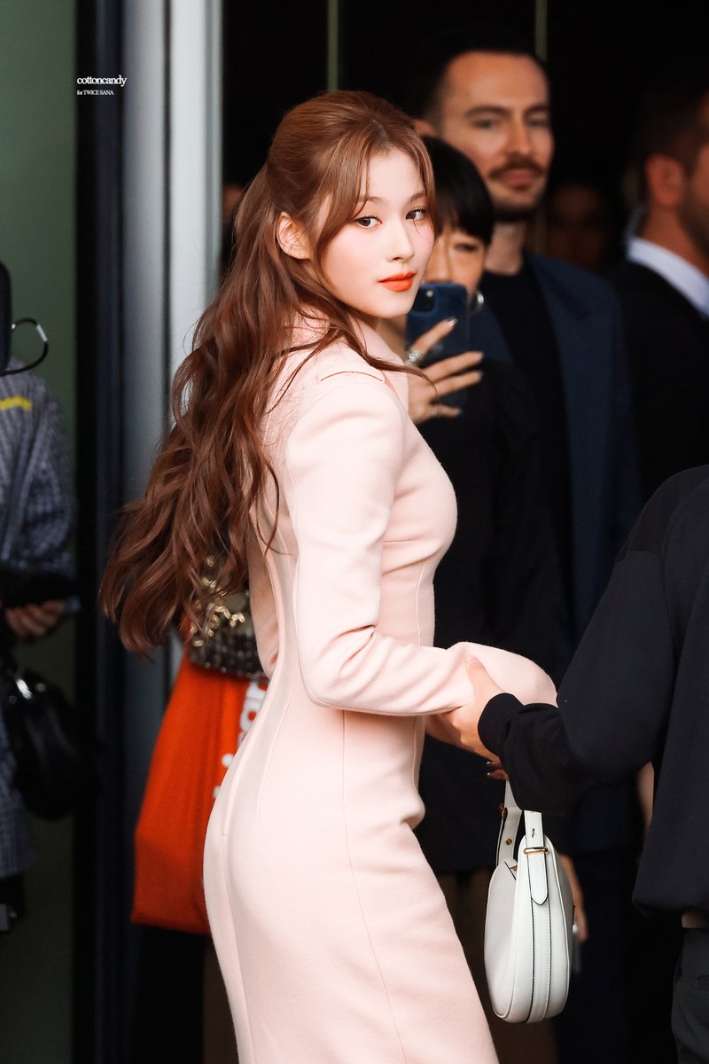 sanacottoncandy's tweet photo. 내가 아는 사나는 시간이 흘러도 변하지 않고 보고 있어도 늘 노력하고 발전해가는게 보이고 또 늘 알려줘서 계속 응원해주고 늘 함께하고 싶어 우리 계속 함께하자 탄죠우비 오메데또우 사땅💜 https://t.co/RYrMM1PEi0