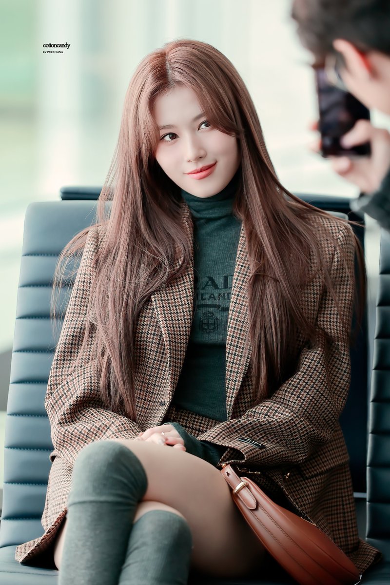 sanacottoncandy's tweet photo. 내가 아는 사나는 시간이 흘러도 변하지 않고 보고 있어도 늘 노력하고 발전해가는게 보이고 또 늘 알려줘서 계속 응원해주고 늘 함께하고 싶어 우리 계속 함께하자 탄죠우비 오메데또우 사땅💜 https://t.co/RYrMM1PEi0