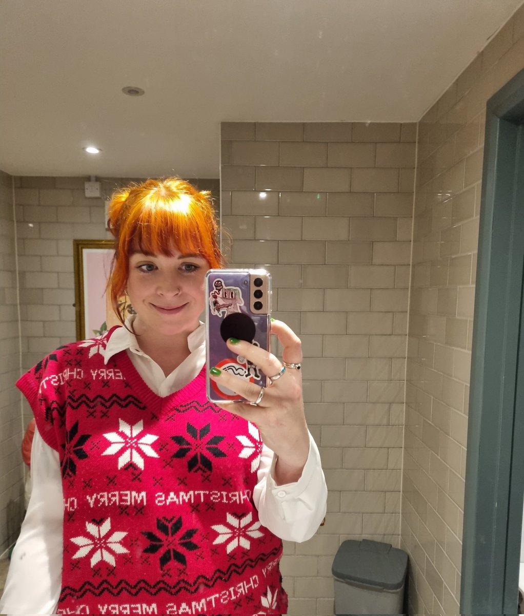 bitsnbirds's tweet photo. HAPPY CHRISTMAS! I haven't been out bird bothering as much as I would have liked this year &amp; have basically been non existent on here. I've had a wild 2023 but I'll be back with a bang next year, I promise. I'll see ya there 👋 https://t.co/F21ChELoF6