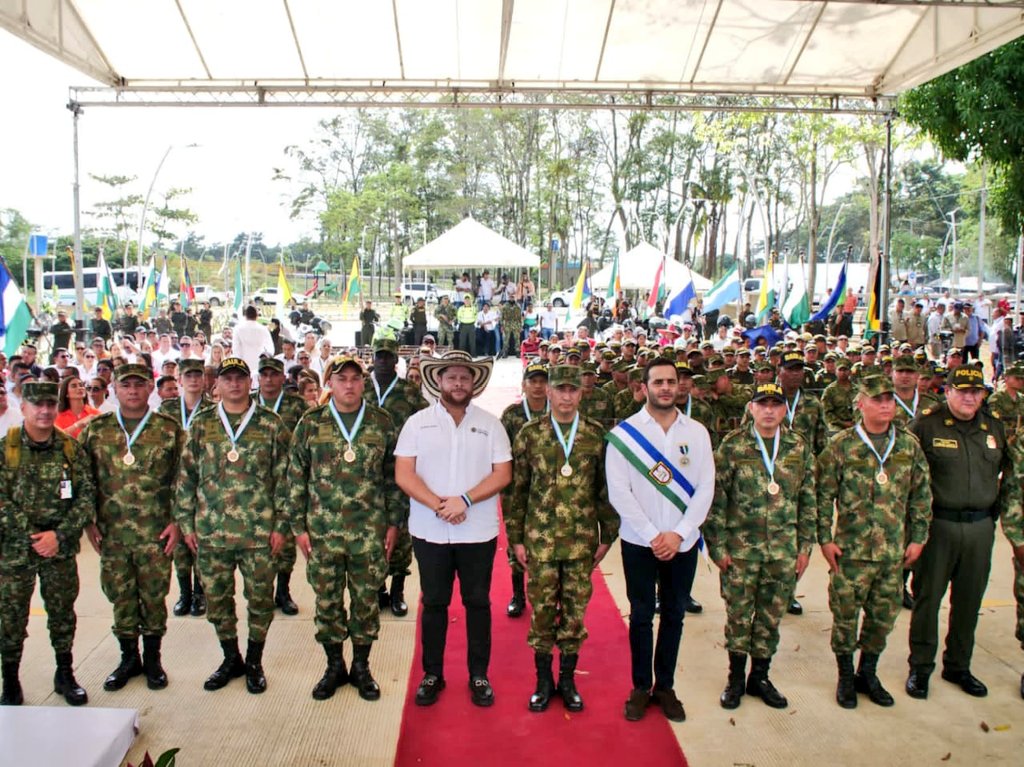 Ejercito_Div7's tweet photo. Agradecemos a la @GobCordoba_, por el reconocimiento a nuestros soldados de la #Brigada11, hombres y mujeres que día a día trabajan incansablemente por alcanzar la paz y la estabilidad en las comunidades que conforman este hermoso y prospero departamento.  
#PlanAyacucho https://t.co/QZrsD3cGwL