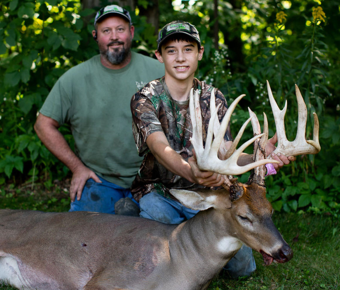 DruryOutdoors's tweet photo. The Great Lakes State produced a record-setting monarch for this young hunter! 🦌👀 Read more about the NEW State Record non-typical for a youth hunter over in #DeerCast! 📲 211 6/8" Gross!

🔗 - https://t.co/i64b1wlgFC https://t.co/n4iQhPrOez