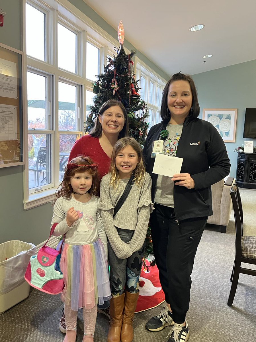 This holiday season, we were reminded that the best gifts often come from the heart! 💗 On behalf of Card Care Connection, Mercy social worker Aleeza and her daughters Ariella and Mariah delivered beautiful handmade cards to patients at the Mercy de Greef Hospice House.