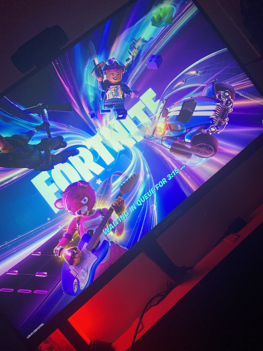 NovaStudiosDC's tweet photo. @FortniteStatus I’m not able to get in I got kicked out mid ranked game https://t.co/p3XoWrJ5Mv