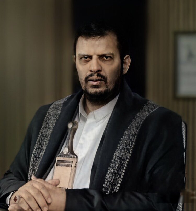 يجري بصورة خبيثة وبخطط ممنهجة تحسين وجه هذا السفاح الإرهابي الطائفي الإيراني الآثم، ليستعذب البعض بسوء نية الرقص على جراح اليمنيين واستفزازاهم والسخرية من تضحياتهم ودمائهم المسفوكة على يدالإرهاب الإيراني الحوثي .!تخيل أن نرى مسلما عربياً يتفاخر بجرائم الصهيوني#الحوثي_حركه_شيعية