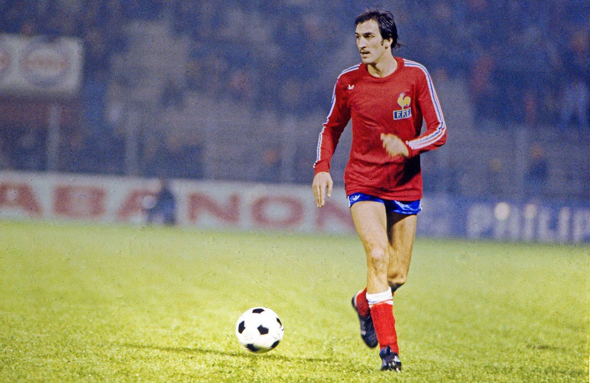 benjamindanet's tweet photo. Encore un (grand) nom du foot français qui nous quitte.
Tristesse.
#Bracci https://t.co/L3fbAxPYYq