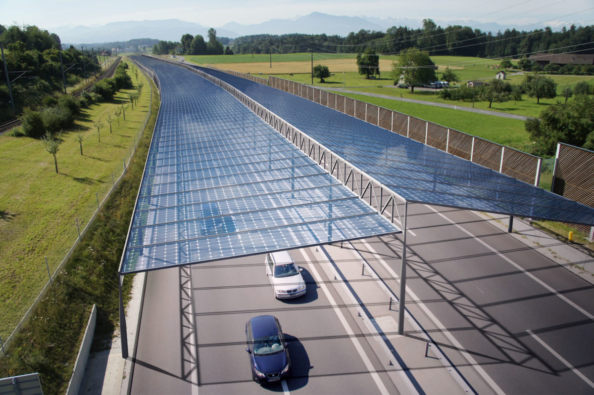 senthilamar's tweet photo. How about this type of solar panels installed in highways of India 
@nitin_gadkari  @NHAI_Official https://t.co/3lPuRls8FY