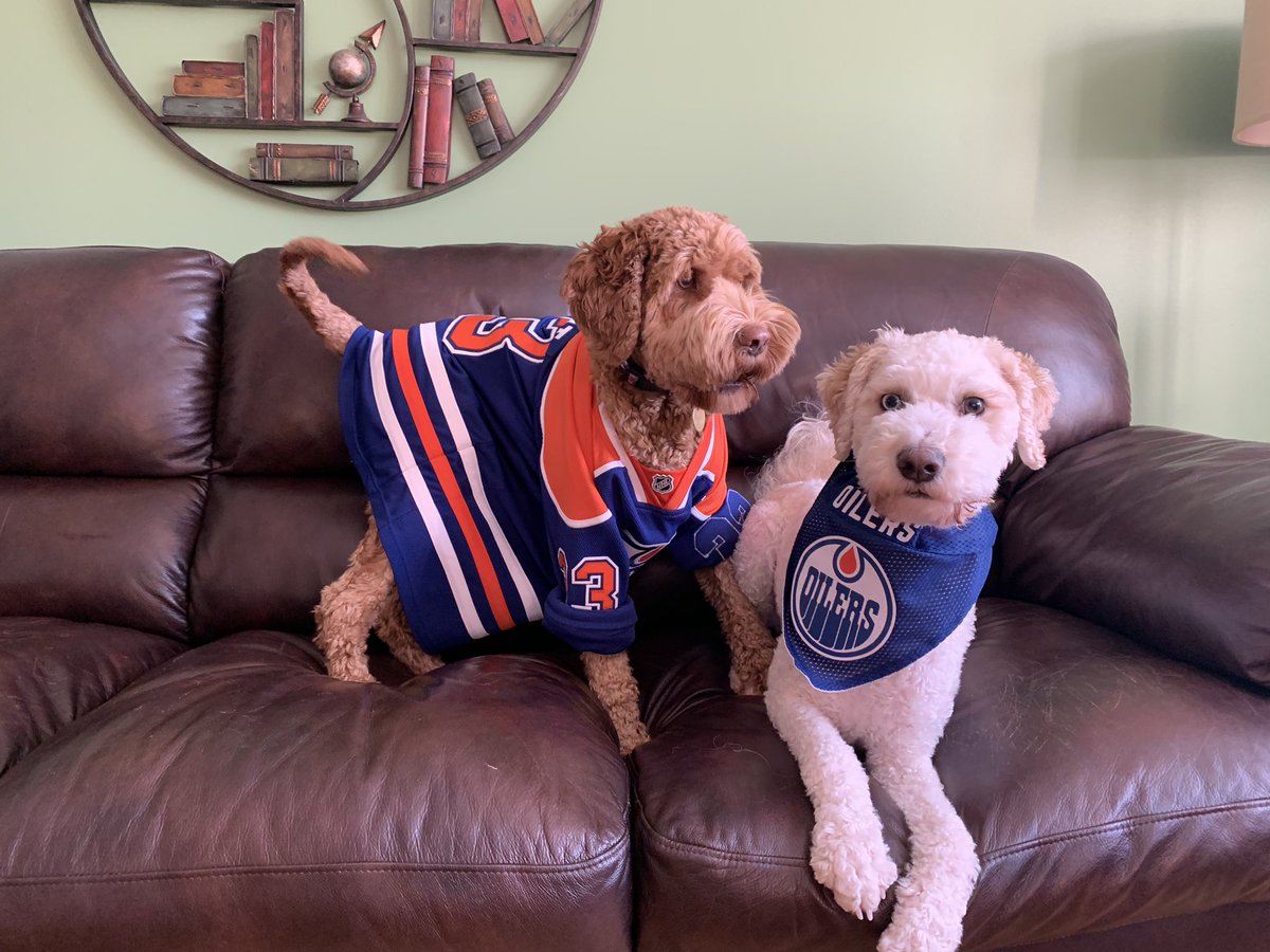 #ThursdayThrowback to me and Hudson cheering on our @EdmontonOilers 🐶 #LetsGoOilers