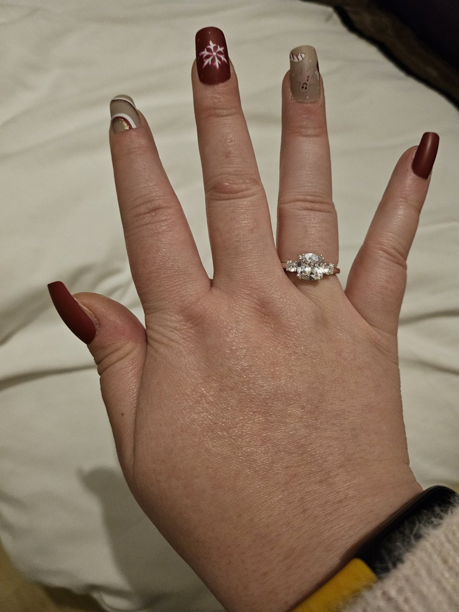 nikkiwhite151's tweet photo. Festive nails 🎅🎄😍 #festivenails #merrychristmaseveryone https://t.co/qqXPfCxeSx