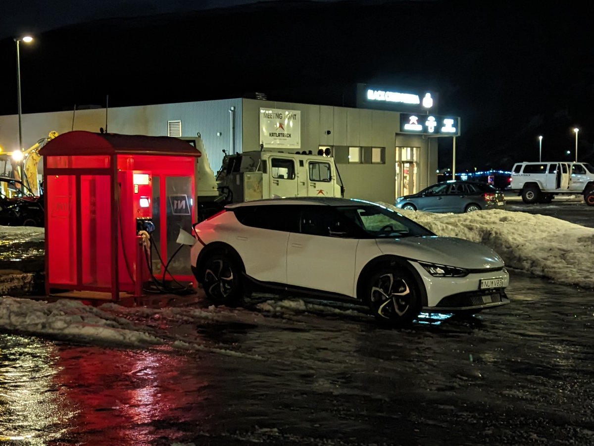 MartinEVexperts's tweet photo. EV Charging in Iceland. Steady 49kW from a 50kW but not as impressive as 32p per KW..... Don't you wish the UK network was priced like that. https://t.co/AvCHHGOXAf