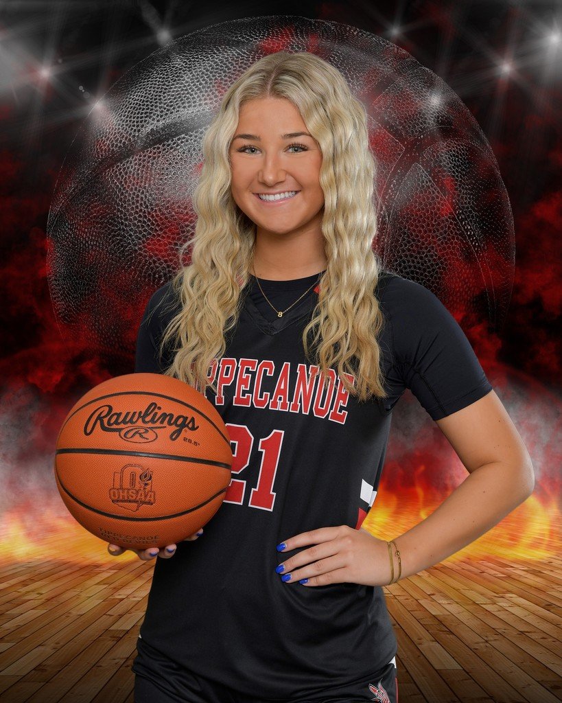 🏀Congratulations to the Tippecanoe High School Athletic Department's Female Athlete of the Week.👏🏻The senior basketball player contributes to the team's success, is positive and encouraging, and exhibits exceptional leadership.  🏀 #WEareTIPP