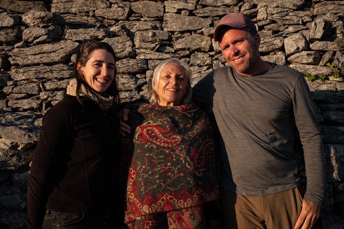 ainenichuaig's tweet photo. 📽 Ba mhór an phléisiúr oibriú le @AniarTV ar an gclár seo agus seal a chaitheamh i gcomhluadar muintir Inis Meáin & Chris Rodmell.
📺 Anocht @TG4TV : 9.20pm.
#IslandLife #Traditions #Gaeltacht #photography
@CathalOCuaig @AimsirTG4 @ConamaraLair @RTERnaG @CfoatArainn @IFTN https://t.co/IH1x6W5kIy