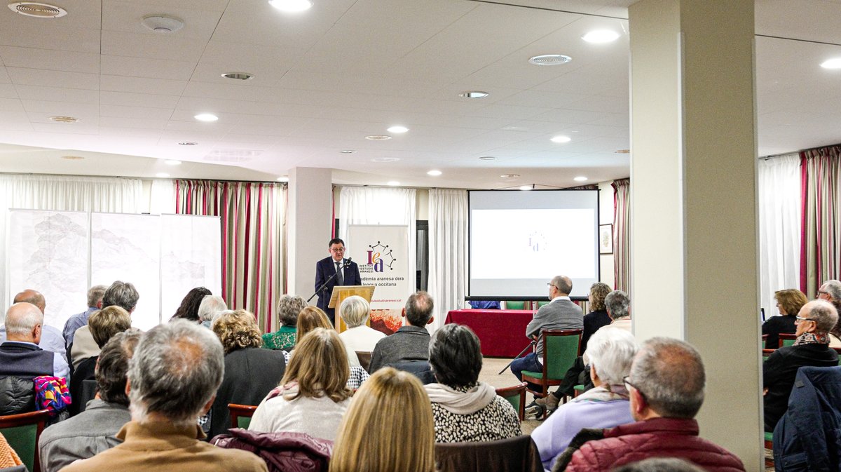 Arregraïm a totes es persones que vos desplacèretz ager entà assistir ar acte public dera Acadèmia a on presentèrem es nòstes darrères publicacions e es projèctes qu'amiam a tèrme. Vos desiram ues bones hèstes e un erós an nau. En 2024 contunharam trabalhant entara lengua.