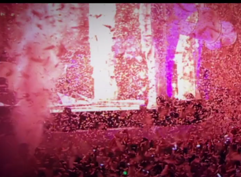 Didem06562009's tweet photo. #tbt #SensationWhite https://t.co/YANIGUovN2