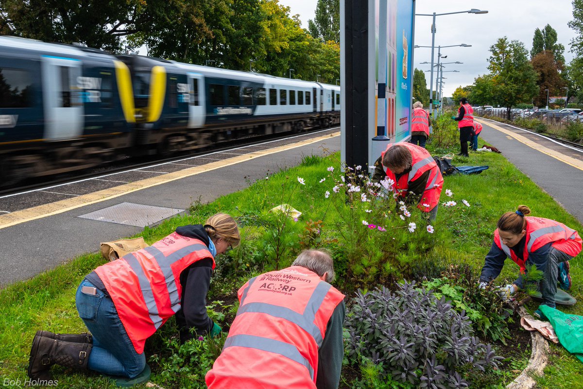 CommunityRail's tweet photo. #CommunityRailWrapped: @SW_Help celebrated a landmark milestone in Oct, when over 100 stations on its network officially became adopted! Made up entirely of volunteers, these groups add value to their communities by helping to make stations welcoming, vibrant and safe 🥳 https://t.co/MI0O7FAiDY