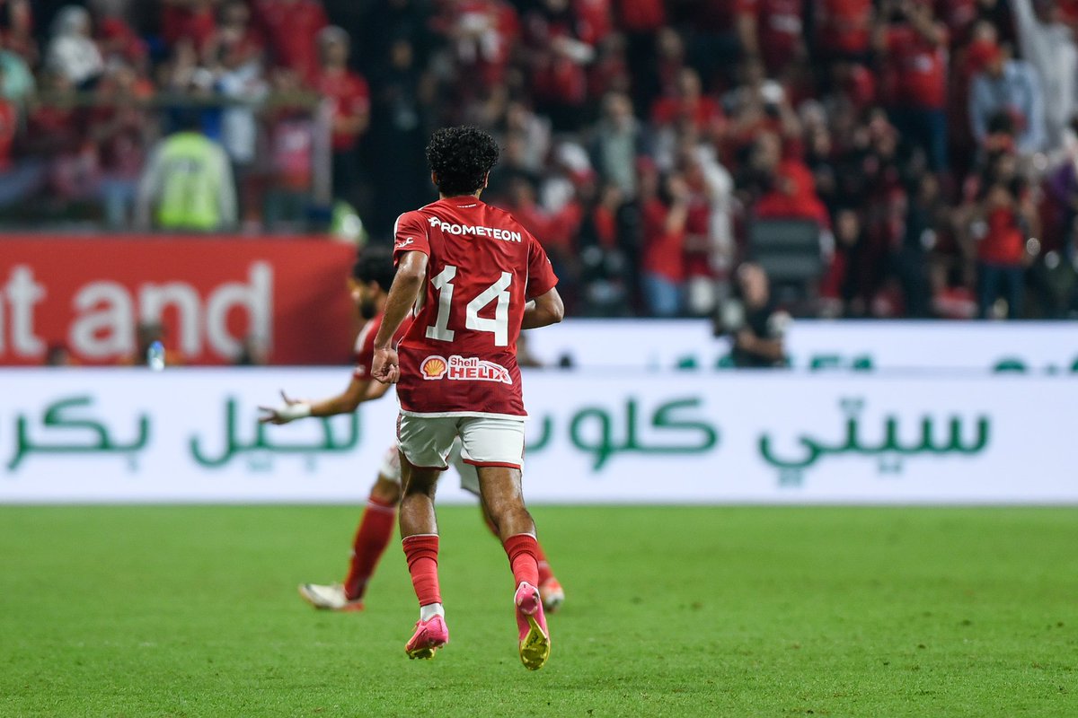 AlAhly's tweet photo. تيكي تاكا الأبطال 💫 🥷

#يلا_يا_أهلي https://t.co/yvNPgaewik