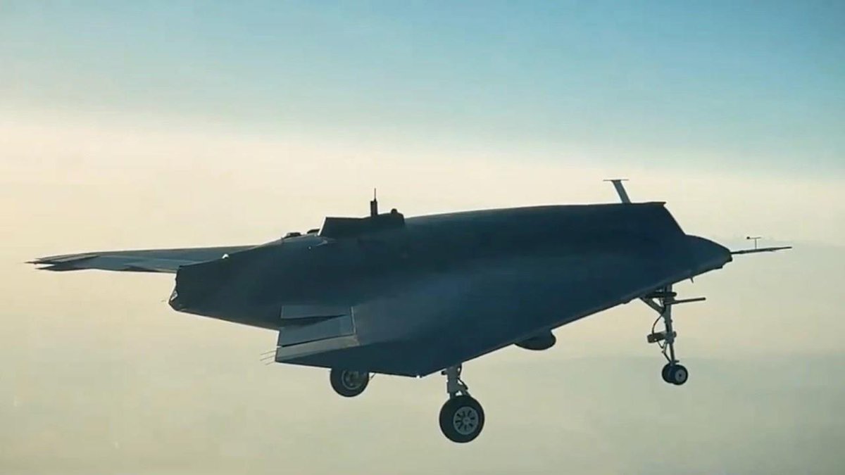 TurkishCentury's tweet photo. ✈️🚁 2023 has been a particularly fantastic year for Turkish #aerospace #engineering with FOUR major #aircraft projects performing maiden flights! 🇹🇷
23.04 ➡️ #Tusas #HURJET Trainer/Fighter
28.04 ➡️ Tusas #ATAK2 Helicopter
27.10 ➡️ #Baykar #TB3 UCAV
28.12 ➡️ Tusas #ANKA3 Bomber https://t.co/tVwNgCpMQm