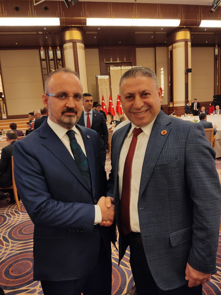 53. Muhtarlar toplantısında sayın Cumhurbaşkanımız <a href="/RTErdogan/">Recep Tayyip Erdoğan</a> beklerken İçişleri bakan yardımcımız <a href="/turanbulent/">Bülent TURAN</a> ile hoş sohbet